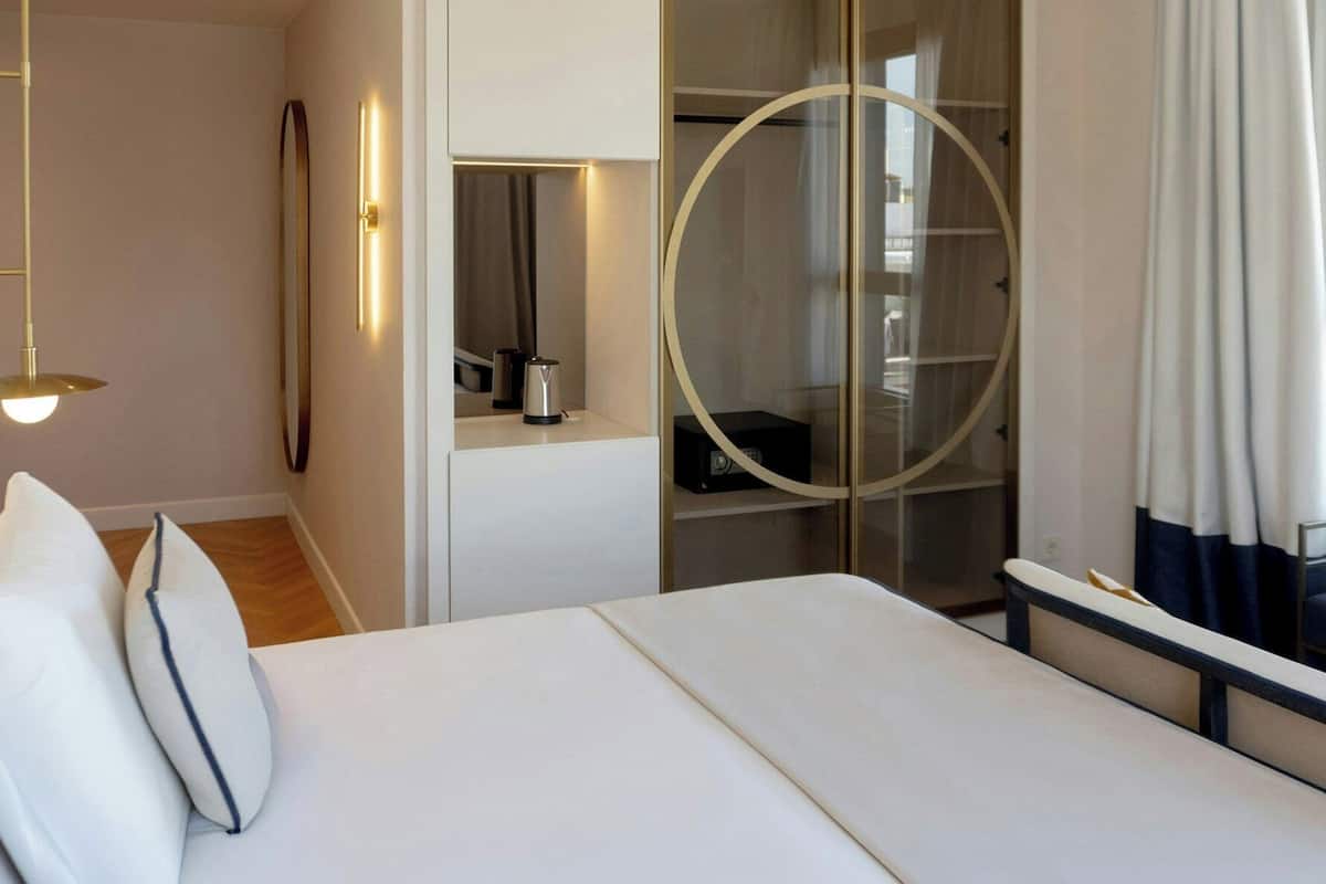 Standard Double or Twin Room | Minibar, in-room safe, desk, blackout curtains