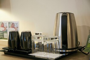 Standard Double or Twin Room | Coffee and/or coffee maker - Sercotel Sevilla Don Luciano (Seville)