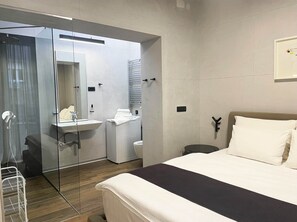 3 bedrooms, iron/ironing board, WiFi, bed sheets - 3-Bedroom Central Apartment with FREE Parking (Beograd)