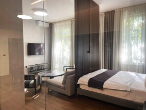 3 bedrooms, iron/ironing board, WiFi, bed sheets - 3-Bedroom Central Apartment with FREE Parking (Beograd)