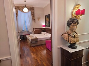 WiFi, bed sheets - Deluxe room with private bathroom inside (Roma)