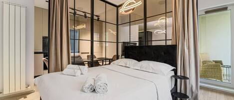 Apartment, Balcony, Mountain View | Iron/ironing board, free WiFi