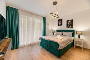 Apartment, Balcony, Mountain View | Iron/ironing board, free WiFi - MoHost Blue Moon Apartments (Brasov)
