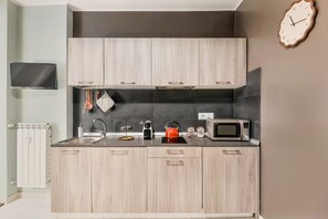 Fridge, microwave, stovetop, dishwasher - Cinque Terre The Galleria Apartment (La Spezia)