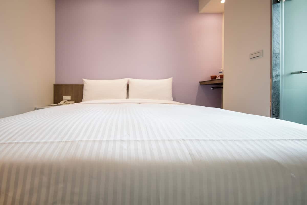 Elegant Double Room(Excluding daily Housekeeping, Self Check-in, no staff) | WiFi (free), bed sheets