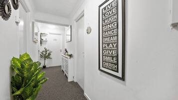 Apartment, 2 Bedrooms, Garden View | Interior