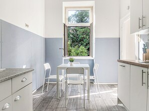 Basic Apartment | Dining - Beautiful 2BR Near AKH Ideal For Groups (Vienna)