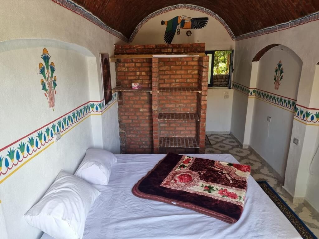 Habitación Deluxe doble, vistas al lago | Caja fuerte, escritorio, tabla de planchar con plancha