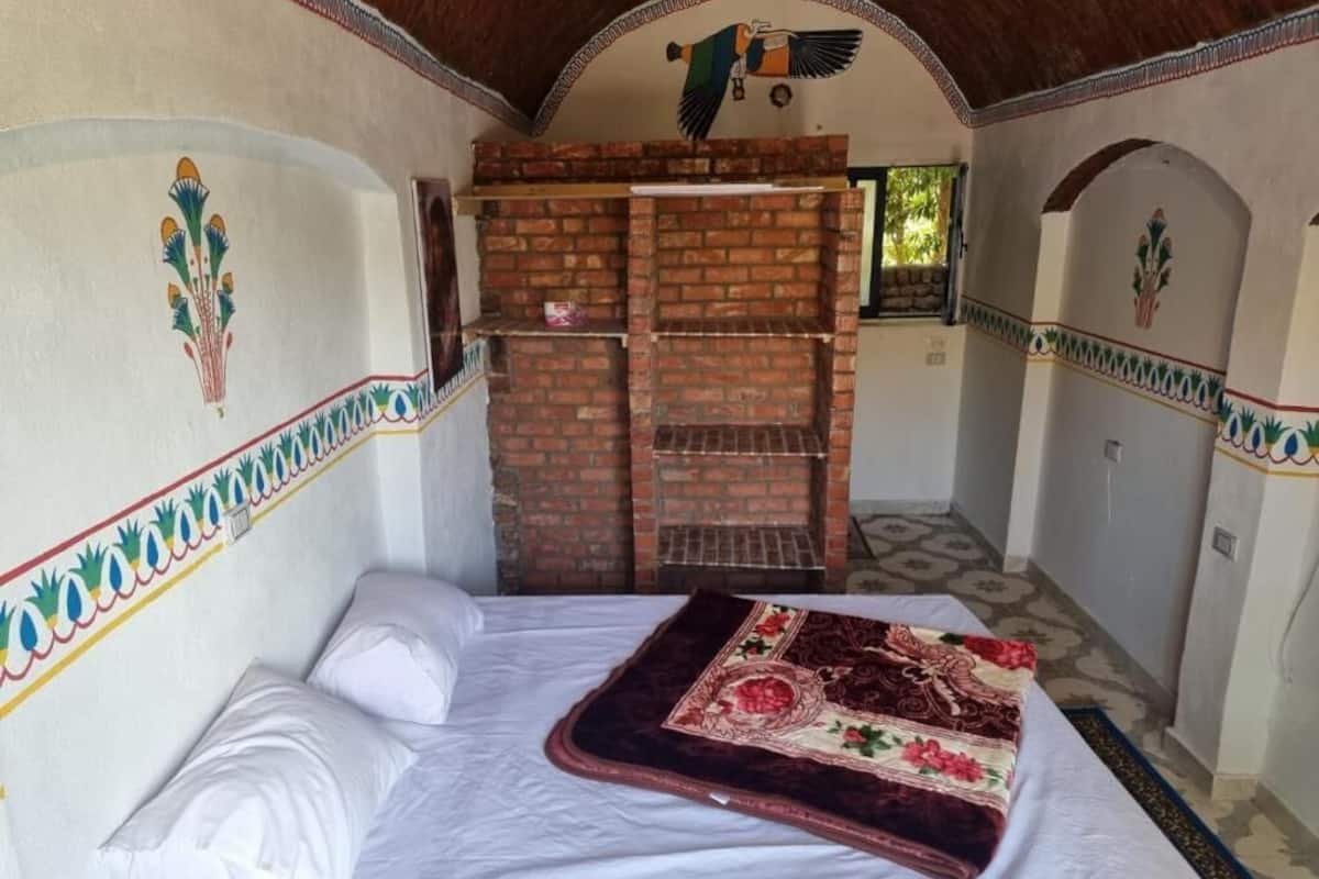 Habitación Deluxe doble, vistas al lago | Caja fuerte, escritorio, tabla de planchar con plancha