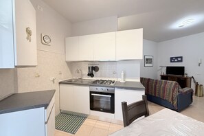 Kühlschrank, Geschirrspüler
