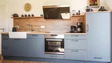 Kühlschrank, Ofen, Herdplatte, Geschirrspüler