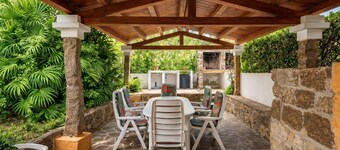 Villa Smeraldo | 450m to Le Saline Beach | Private Garden & Veranda | Sleeps 6