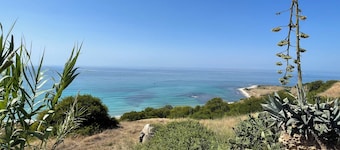 Monterotondo Holiday Home for 4 - with Pool, Nature and Close to the Beach