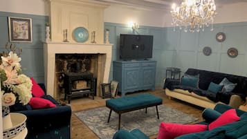 Télévision, cheminée