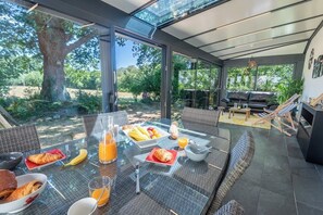 Dining - Beautiful house between town and country on the edge of the Ter pond by Groom (Larmor-Plage)