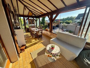 Smart TV, fireplace, DVD player, books