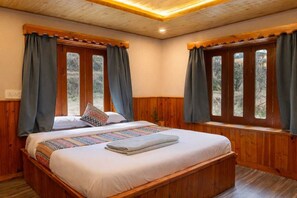Standard Double Room, Mountain View | Free WiFi - SolHaus hostel (Kasol)