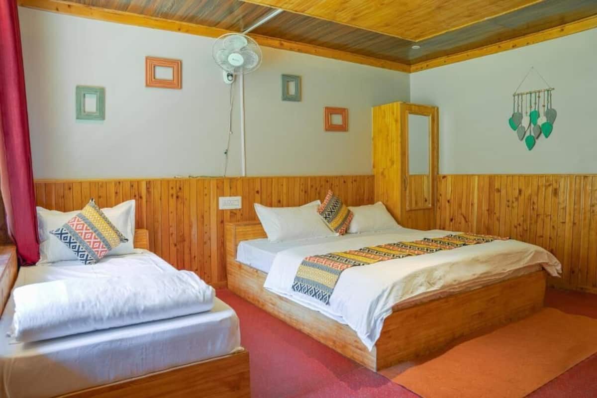 Triple Room, Balcony, Mountain View | Free WiFi