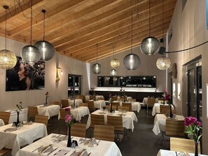 Dining - defaultName (Idro)