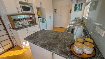 Microwave, oven, stovetop, dishwasher