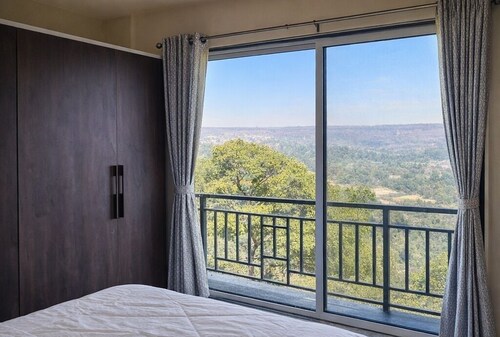 Royal Hilltop Villa Private 5BHK Lush Green Valley View Food Caretaker WiFi