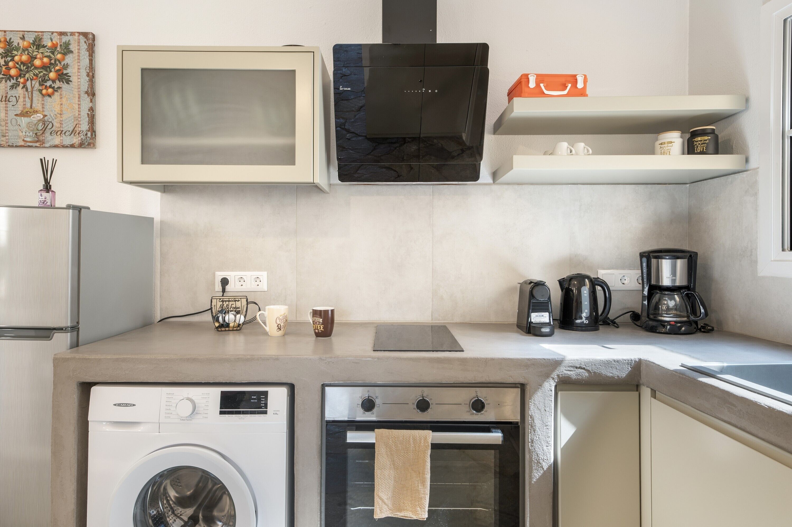 Refrigerador, horno, placa de cocina, lavavajillas