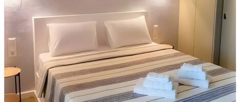 Fer et planche à repasser, Wi-Fi, draps fournis