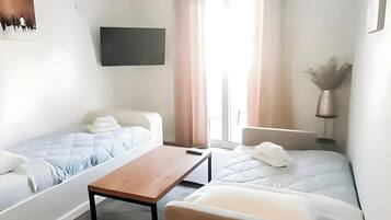 Iron/ironing board, WiFi, bed sheets