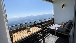 Outdoor dining - Apartment Famli Relax BergSeeTraum (Treffen am Ossiacher See)