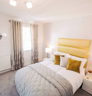 House, 2 Bedrooms, Garden View - Beautiful 2-bedroom House Close to the Airport (Manchester)