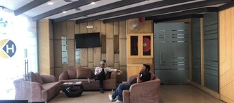 Kingston House Vibhutikhand
