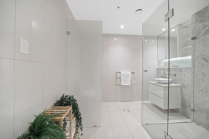 Hair dryer, towels, soap, shampoo - Bouclé Haven | 2BR, Sunset Skyline Views + Parking (Wentworth Point)