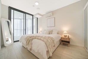 Desk, iron/ironing board, free WiFi, bed sheets - Bouclé Haven | 2BR, Sunset Skyline Views + Parking (Wentworth Point)