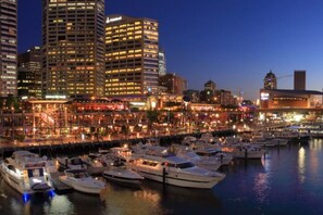 Marina - Mediterranean Oasis | Darling Harbour w Pool & Gym (Sydney)