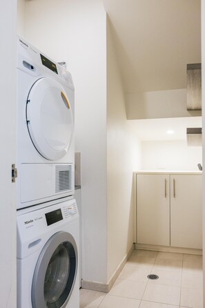 Interior - Willoughby - WIL09 -  Small Street - Executive family haven (Willoughby)