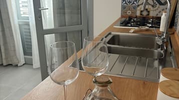 Espresso maker, coffee/tea maker