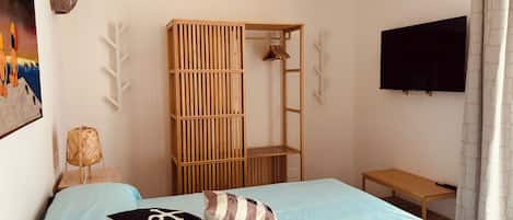 1 bedroom, desk, free WiFi