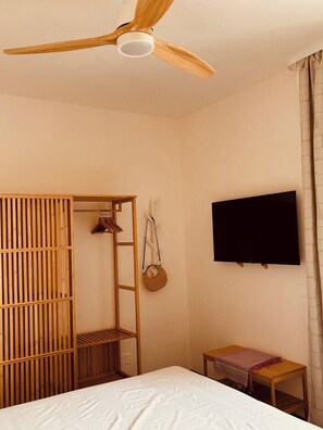 1 bedroom, desk, free WiFi