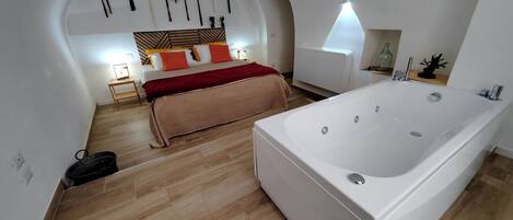 1 bedroom, in-room safe, iron/ironing board, free WiFi