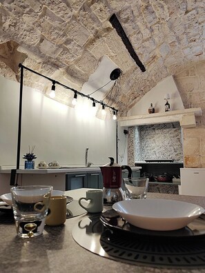 Fridge, microwave, oven, stovetop - [La Chianca Jacuzzi & Stone] Cozy Apartment (Conversano)