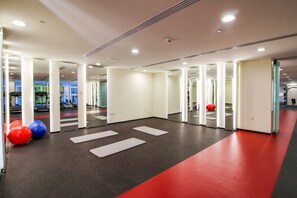 Fitness facility - Stylish 2BR in Dubai Marina Near the Beach (Dubai)