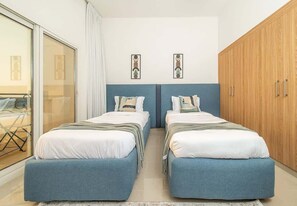 4 bedrooms, iron/ironing board, WiFi (free), bed sheets