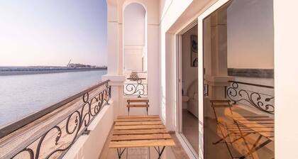 Elegant Waterfront Villa W Sunset Terrace