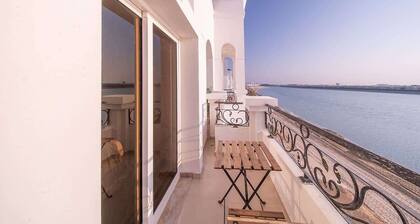Elegant Waterfront Villa W Sunset Terrace
