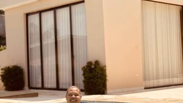 Villa, 6 Bedrooms, Accessible, Smoking | Outdoor spa tub