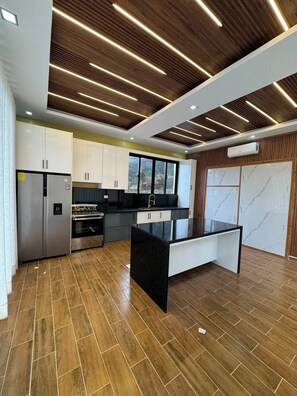 Villa, 6 soverom, tilgjengelighetstilpasset, røyk | Eget kjøkken