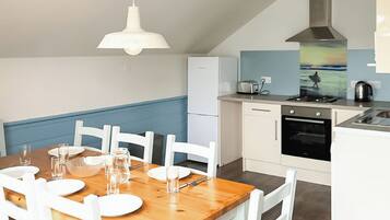 Fridge, oven, stovetop, toaster