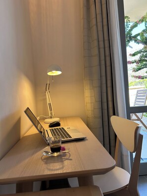 Interior - Queen Deluxe Studio (Favignana)