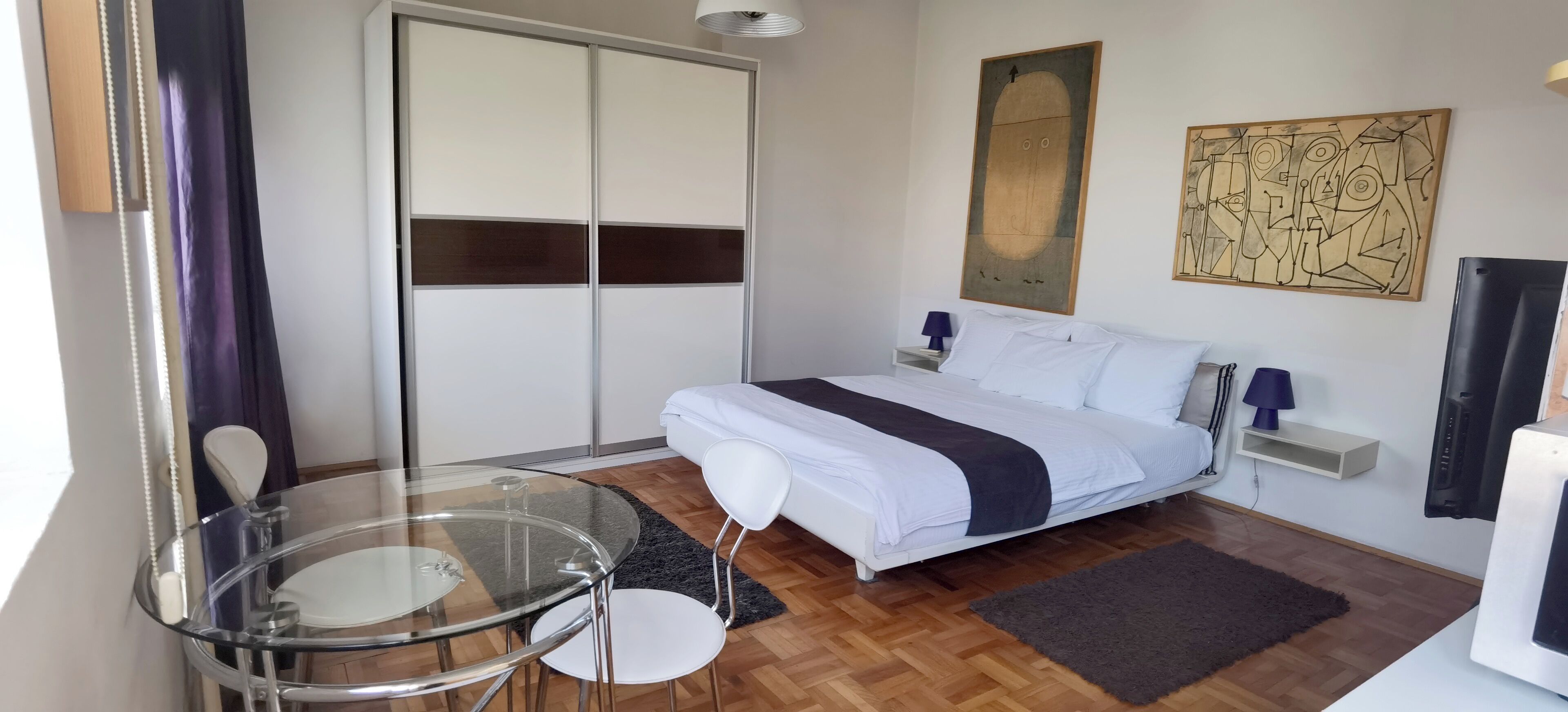 Iron/ironing board, WiFi, bed sheets