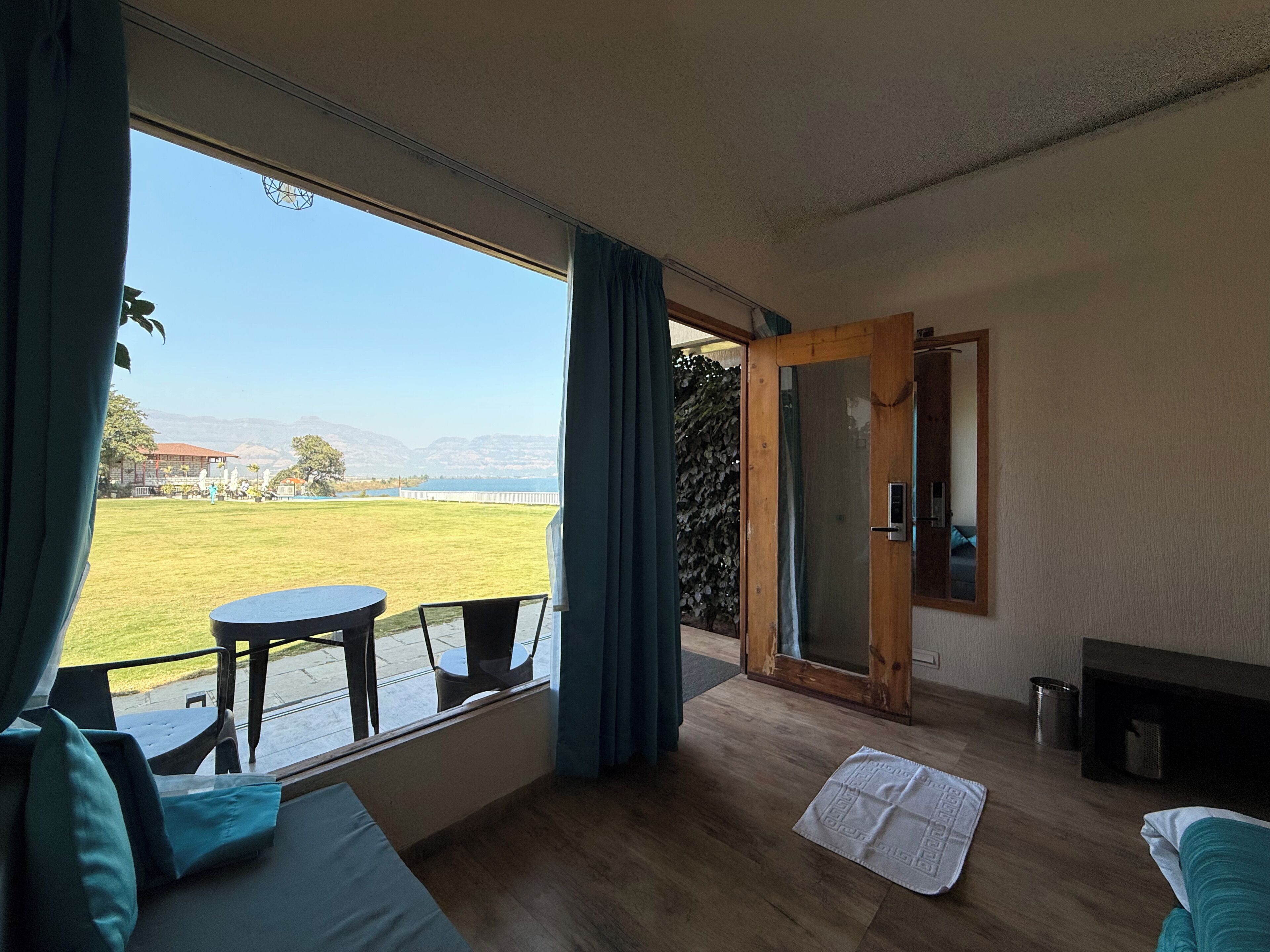 المنشأة من الداخل